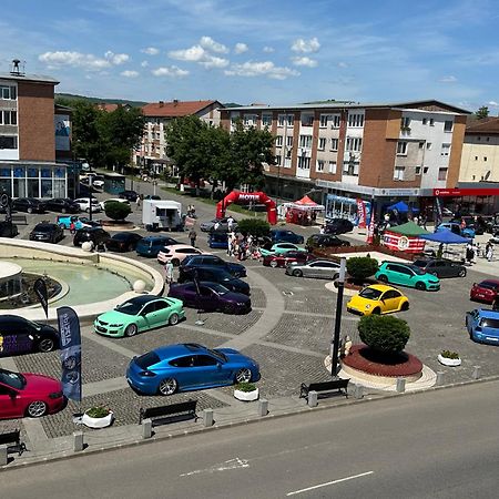 Apartament Ultra Central 1 Apartman Vajdahunyad Kültér fotó