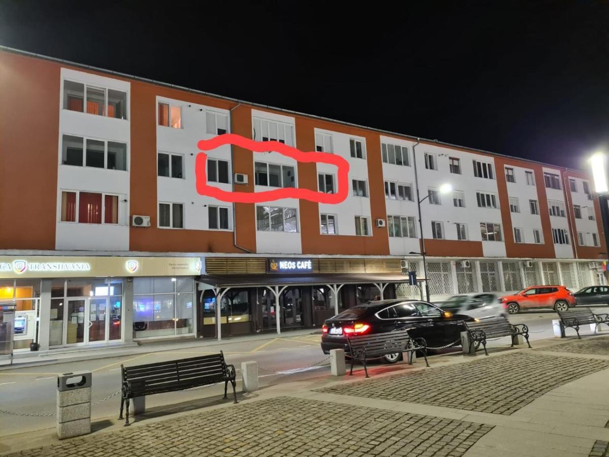 Apartament Ultra Central 1 Apartman Vajdahunyad Kültér fotó