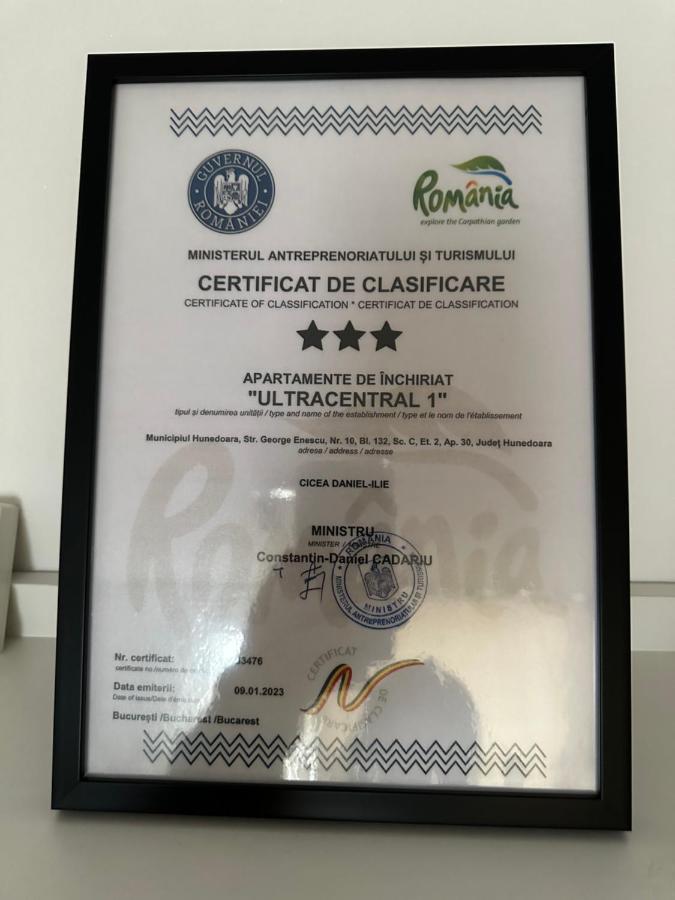 Apartament Ultra Central 1 Apartman Vajdahunyad Kültér fotó